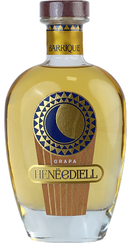 Hënë e Diell Grapa, Barrique bottle